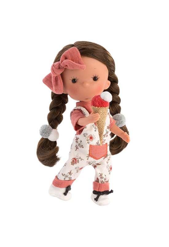 LLORENS - Miss Bella Pan - Miss Minis kollekció baba kantáros nadrágban és fagyival - 26 cm